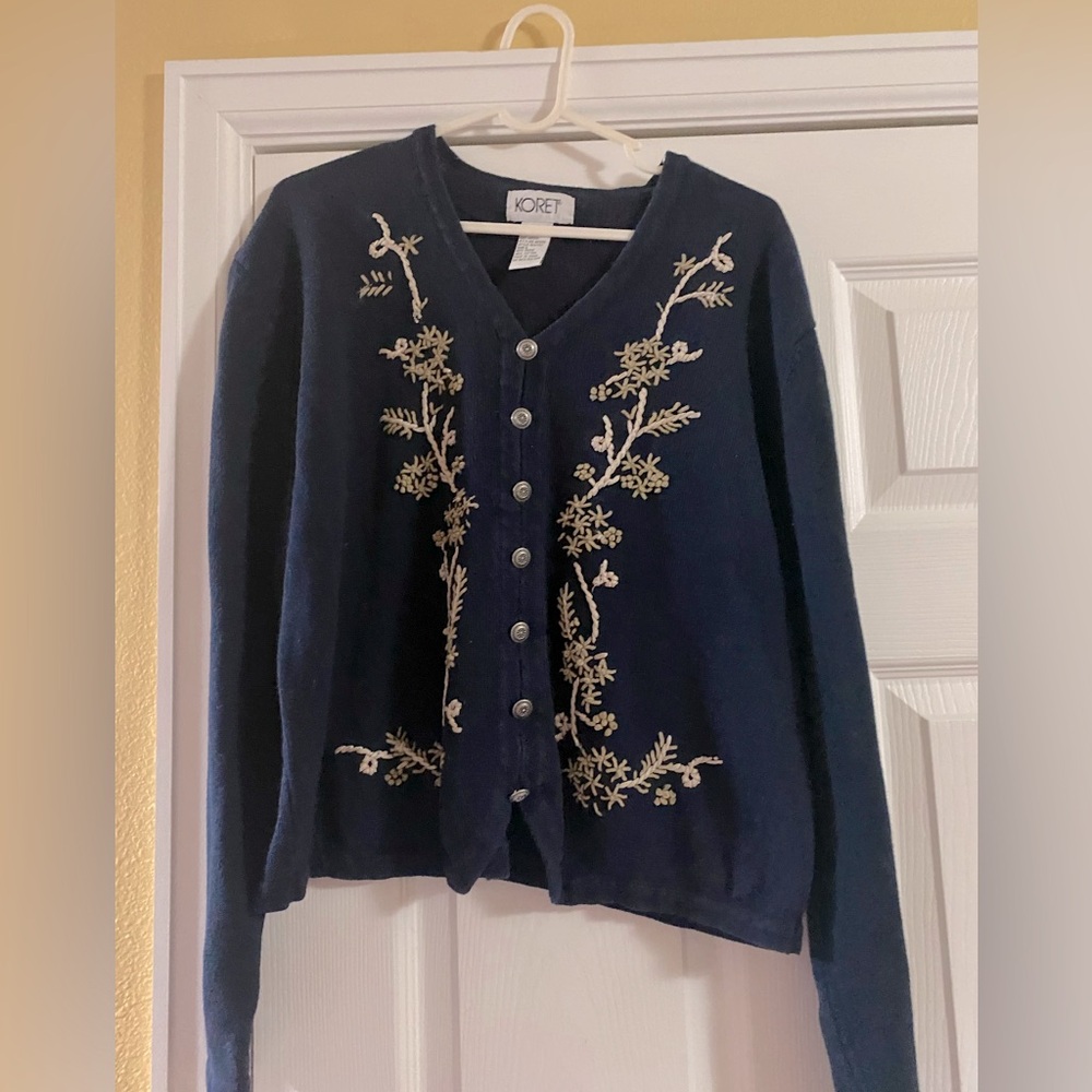 Koret women’s knit Sweater navy blue embroidered size L